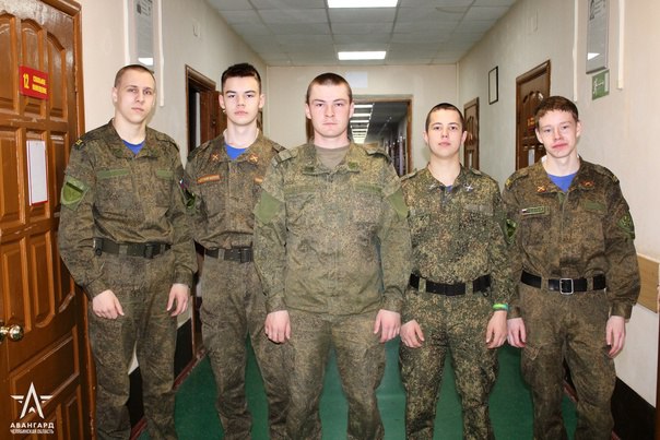 Вы думали, что мы решили сделать перерыв в проведении сборов? Как бы не так! Прямо сейчас азы военной подготовки постигают обучающиеся Златоустовского индустриального коледжа им. П.П Аносова.