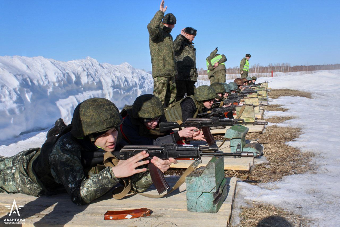 В четвертый день сборов погода была теплой и солнечной.