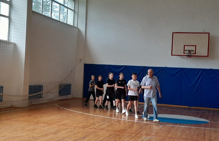 А вы уже готовитесь к летним сменам на Увильдах? Юнармейцы Катав-Ивановского Дома юнармии уже вовсю тренируются на базе школы №1 города Юрюзани.