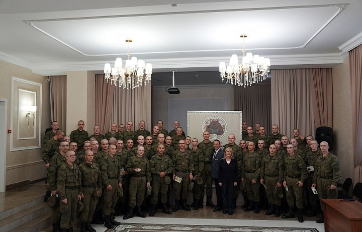  Встреча в Челябинске: курсантам рассказали об истории Отечества