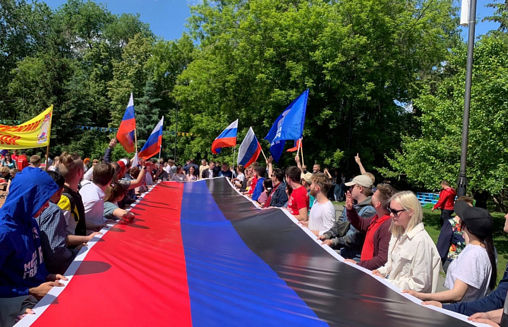 Митинг-концерт в поддержку российских солдат, участвующих в спецоперации