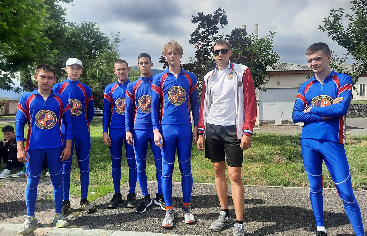 Команда Челябинской области выходит на старт международных соревнований "Юный спасатель"