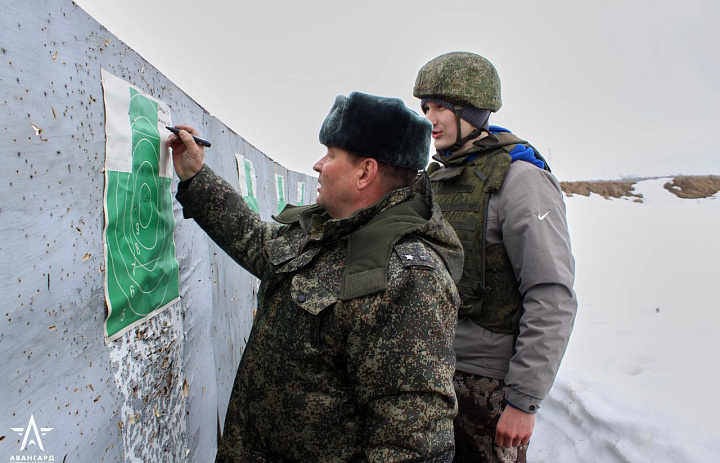Сборы в Чебаркуле продолжаются, несмотря на капризы погоды. 