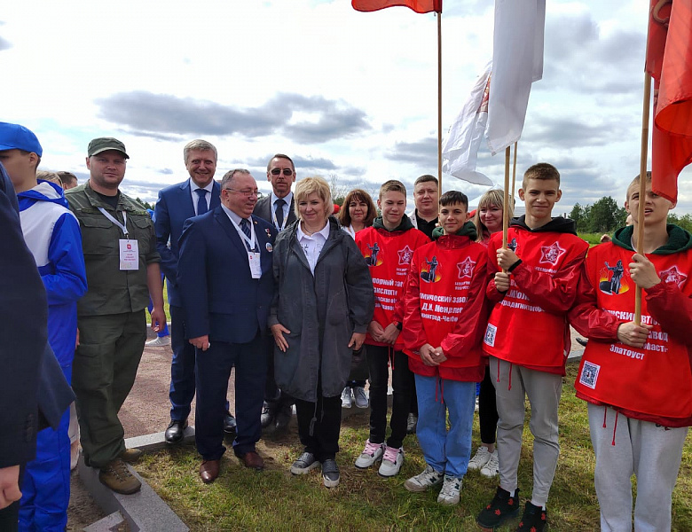 Церемония открытия стелы «Красноармейцам из Челябинской области, защищавшим Ленинград»
