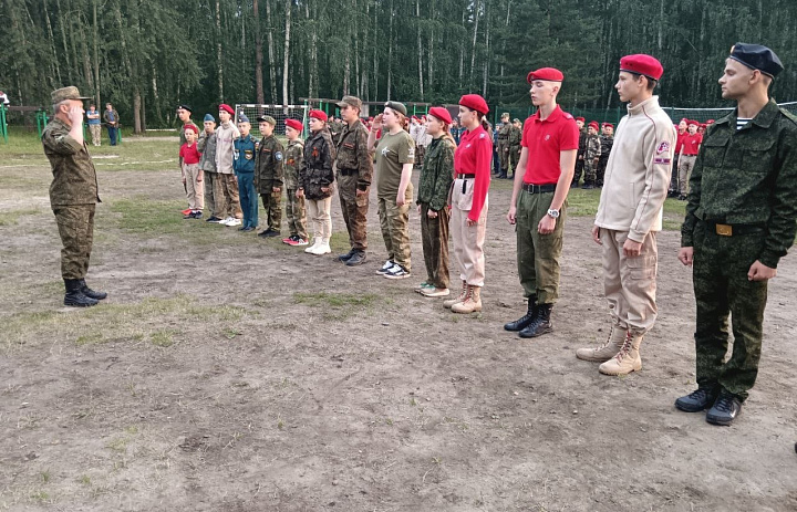 В лагере "Бригантина", на Областных учебно - тренировочные сборах «Патриот» вечерняя поверка! ????