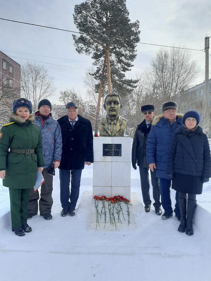 Cотрудники нашего Центра приняли участие в митинге, посвященном Дню памяти о россиянах, исполнявших служебный долг за пределами родины