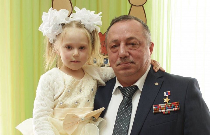 Звезда героя: Сергей Владимирович Зяблов